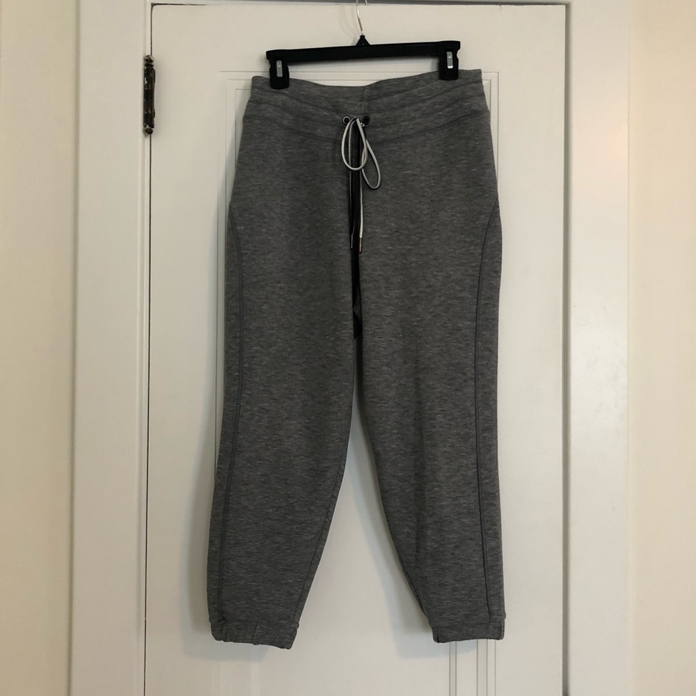 Athleta Grey Capri Sweatpants Size S
